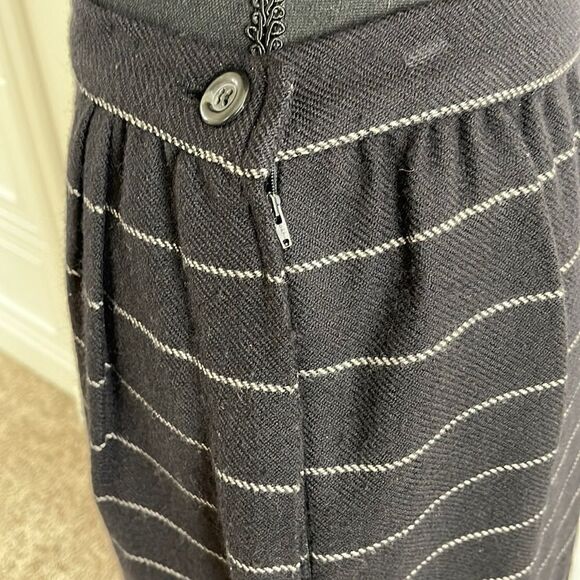 Valentino Wool Skirt Vintage size 8 - Picture 3 of 4